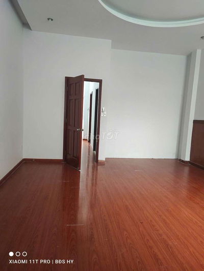 NHÀ 100m2 4pn Đối Diện VạN Phúc