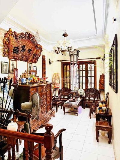 Cần bán nhà Thái Hà 60m2x5 tầng, 8 phòng ngủ, gần phố , 2 thoáng!!
