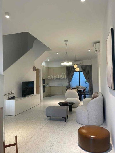 Nhà phố Verosa 5x17m full nội thất giá 35tr/ tháng LH Hương