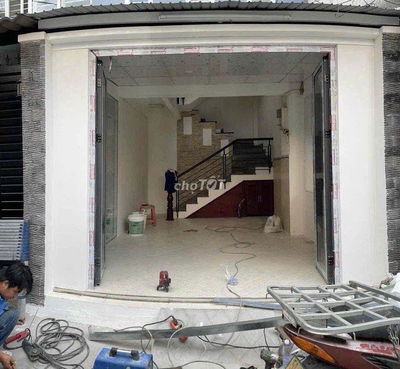 nhà 3 PHÒNG NGỦ 7X6 CÁCH MẠNG THÁNG 8. HẺM OTO