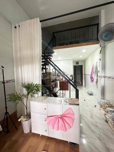 BÁN NHÀ HẺM XE HƠI NGAY CHỢ DIỆN TÍCH 45m2 MÀ GIÁ CHỈ CÓ 3,95m2