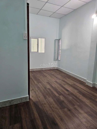 NHÀ NGUYÊN CĂN HẺM XE HƠI MỚI ĐẸP 40M2 CÓ GÁC 2PN NGAY KHO B