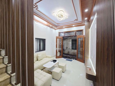 BÁN NHÀ KIM GIANG-GIẢM SÂU- FULL NỘI THẤT - GẦN Ô TÔ - 30M RA PHỐ