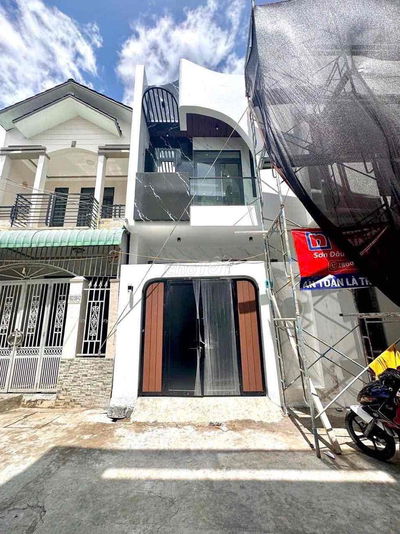 NHÀ TRỆT LẦU MỚI ĐẸP HIỆN ĐẠI, TẠI HẺM 194 thông hẻm 218 Đ.NGUYỄN THÔN