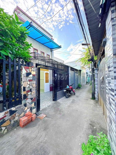 NHÀ LẦU LỬNG - CAO RÁO, KIÊN CỐ MỚI ĐẸP, DIỆN TÍCH LỚN, GIÁ RẺ - H.28