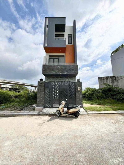 CẠNH VINHOMES 📌 BÁN NHÀ 3 TẦNG CỰC ĐẸP - ĐƯỜNG NHỰA 8M CÓ VỈA HÈ 2 BÊN