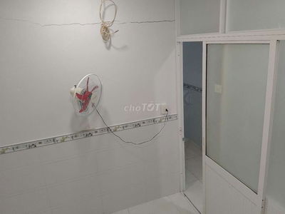 Phòng 2 tr bao điện nước