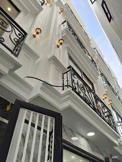 💥Chỉ với 5.9 tỷ có nhà 30m² x 5 tầng - MT 4m - Việt Hưng - Long Biên