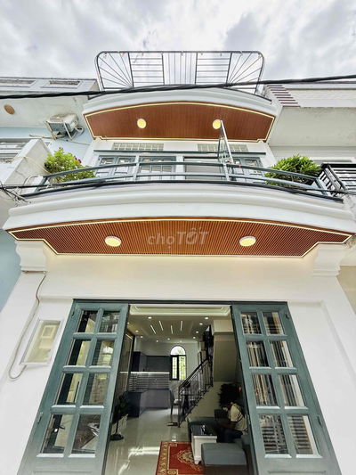 NGAY NGÃ TƯ GA FULL NỘI THẤT, 4.5x11 3PN 4.18 tỷ TL