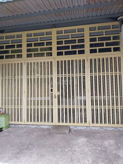 Nhà liền kề măt tiền đường ,sân vườn rộng thoáng mát yen tinh giá 3tr