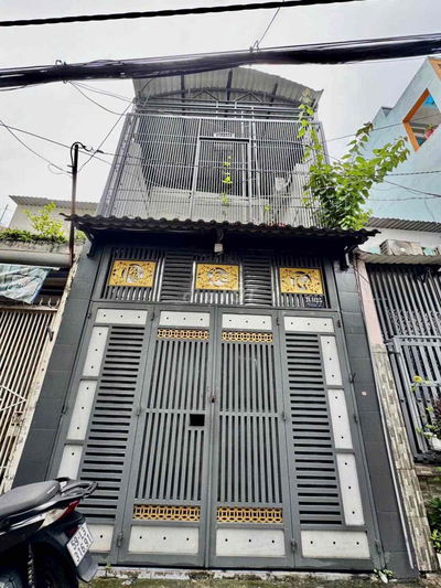 NHÀ NGANG 4M DÀI 10M . ĐÚC 2 LẦU HẺM XE HƠI THÔNG. QUẬN 12