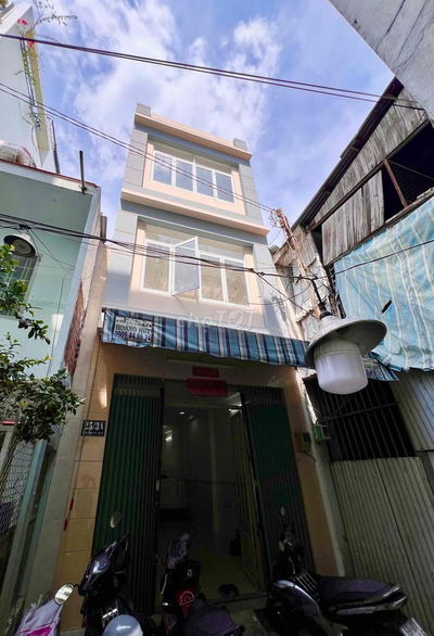 Hẽm 4m Phú Thọ, Quận 11 . Gần ngay Vòng Xoay Cây Gõ