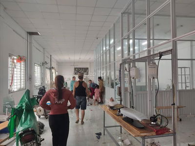 Kho 300m2 Ngay Chợ Cầu Đông Hưng Thuận 17, Q 12.