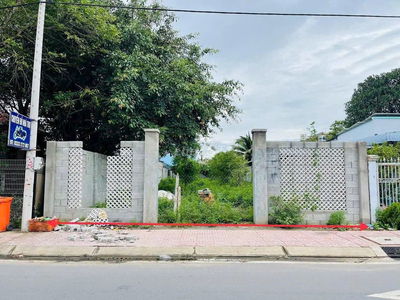 LÔ ĐẤT MẶT TIỀN 300m2 SÁT BÊN CHỢ VIỆT KIỀU CỦ CHI. 630 TRIỆU !