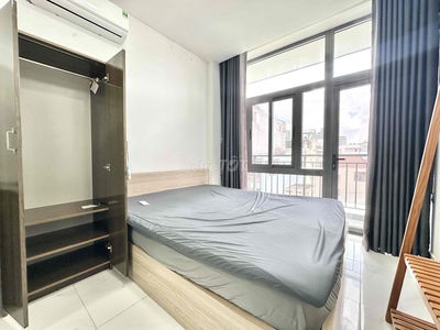 Cho thuê phòng trọ, thang máy, ban công gần UEF, ngã tư Hàng Xanh, Q1