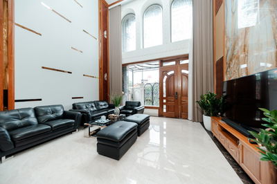 Nhà siêu đẹp, siêu VIP, giá tốt, đắc địa tại Bồ Đề, view hồ cực thoáng. Có 1 không 2