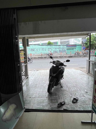 Cần cho thuê mặt bằng mặt tiền QL13 sát bên Vạn Phúc City