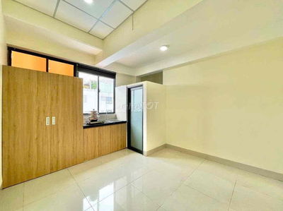 Phòng Thoáng Mát, Mới Xây Ngay Vincom Phan Văn Trị