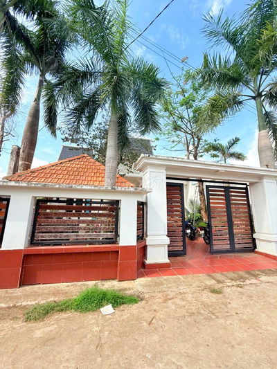 Chính chủ ở xa bán đất nhà biệt thự cho người ở gần