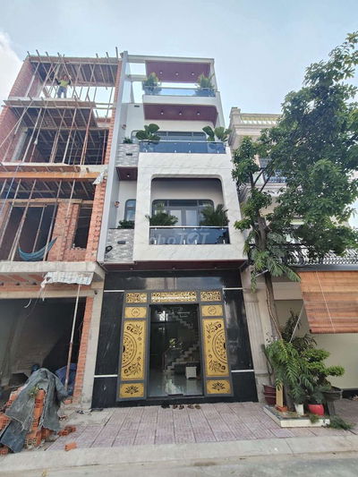 Bán nhà full nội thất gần vincom Dĩ An Bình Dương