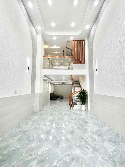 NGAY 413 LÊ VĂN QUỚI – NHÀ MỚI ĐẸP 5 TẦNG – 4x13M – XE HƠI NGỦ TRONG N