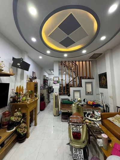 5,6T- Nhà 2 Tầng đúc 4,2x11m. Ngay công viên Gia Định