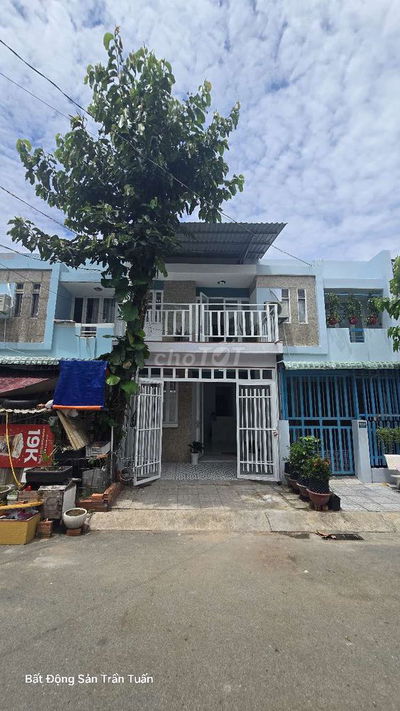 Nhà lầu đường Nhựa 12m, Sổ Hồng Hoàn Công, Nước Sạch, sát bên Cầu Lớn
