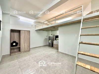 Cho thuê phòng trọ có gác rộng 30m2 ngay trung tâm Tân Phú