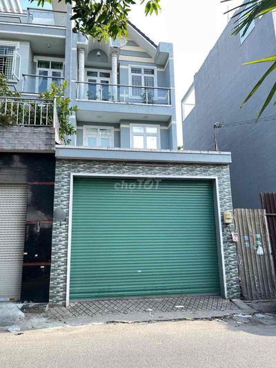 cho thuê nhà 1 trệt 2 lầu sân rộng đậu oto gần cao đẳng công thương
