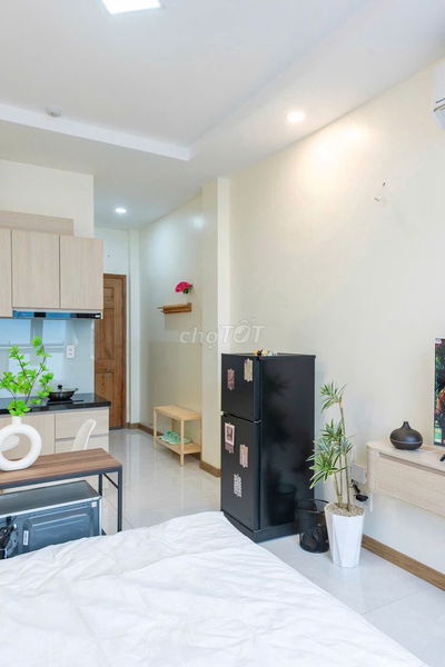 Cho thuê căn hộ Studio cửa sổ lớn Lý Chính Thắng Võ Thị Sáu Quận 3