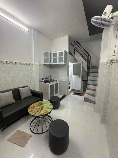 Cho thuê nhà nc 1 trệt 2 lầu Mới - Phan Văn Trị P11 BT
