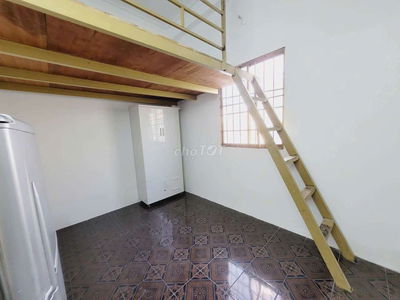 GIÁ 3,2TR - CỬA SỔ -FULL NỘI THẤT