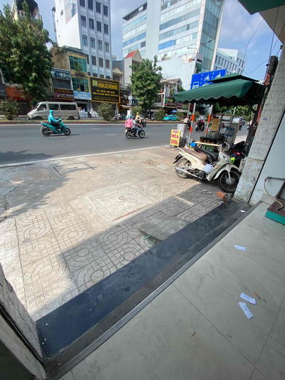 nhà cấp 4 ngay ngã ba C18 - Cộng Hoà