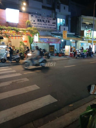 Cho thue nguyen căn hoac sang het lại shop quan áo