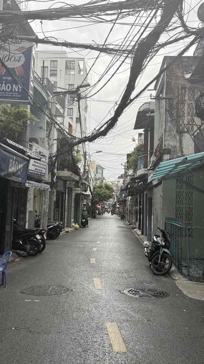 NHÀ PHÚ NHUẬN 2 TẦNG - SÁT HỒ VĂN HUÊ DTSD 105m2, sổ A4 CHỈ 6,5Tỉ TL