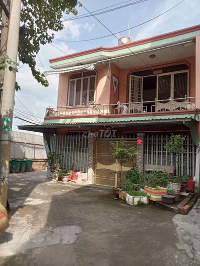 Nhà 1lầu: 8,4x12,5_3 mặt tiền,hẻm 240(3m), nguyễn văn quỳ,Q7