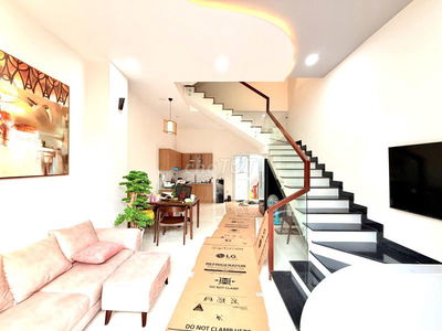 Bán Nhà 4 Tầng HXH 51m2_4.5x11.3m Đẹp Lung Linh Chỉ 6,8 Tỷ Linh Đông