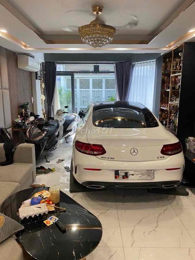 KHẲNG ĐỊNH GIỚI THƯỢNG LƯU - MERCEDES-BENZ NGỦ NHÀ - GÓC 3 MẶT TIỀN