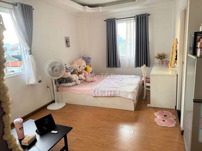 PHÒNG ĐẸP, NỘI THẤT CAO CẤP, THANG MÁY, Ô TÔ NGỦ TRONG HẦM, NGAY CMT8