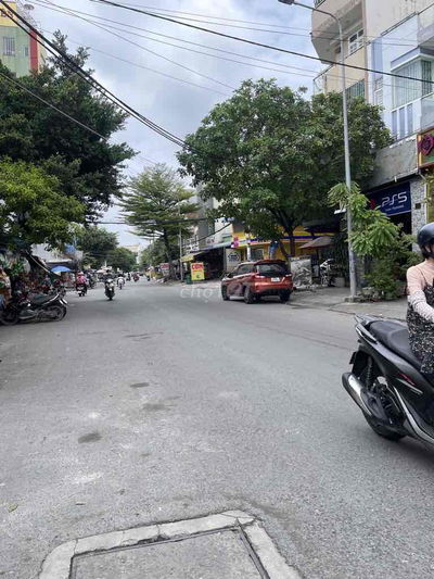 KHU TÊN LỬA_3 TẦNG HẺM XE HƠI THÔNG_HOÀN CÔNG ĐỦ_SÁT AEON MALL_PHAOLÔ