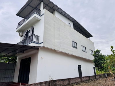 Bán nhà 2,5 tầng mặt đường QL21 xã Phú Cát, Hà Nội. 420m2