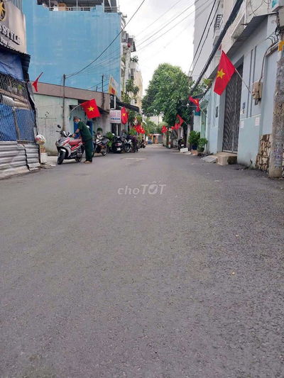Nhà vị trí thoáng mát phù hợp bán hàng online mở công ty