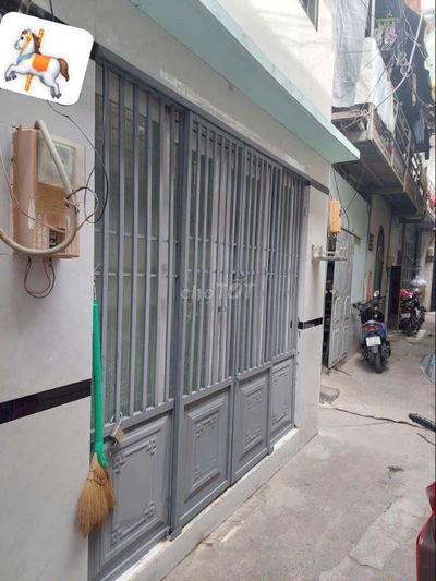 Cho thuê nhà đường Trần Xuân Soạn P.Tân Hưng Q7 DT.4m×4m5 } 1Lững 1Lâu