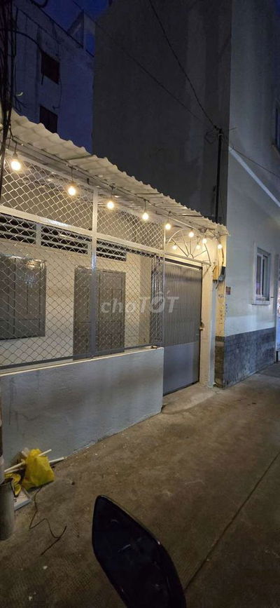 Nhà bán hẻm xe hơi gò dầu vị trí đẹp