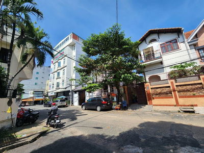 Nhà cho thuê nguyên căn hẻm 24 Hoàng Dư Khương. DT: 7 x 20m, hầm,2 lầu