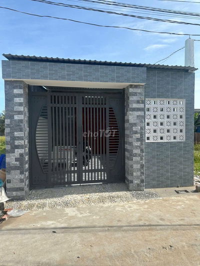 Chủ cần bán gấp căn nhà phố 5x38m Phường 7 TP Tân An Long An