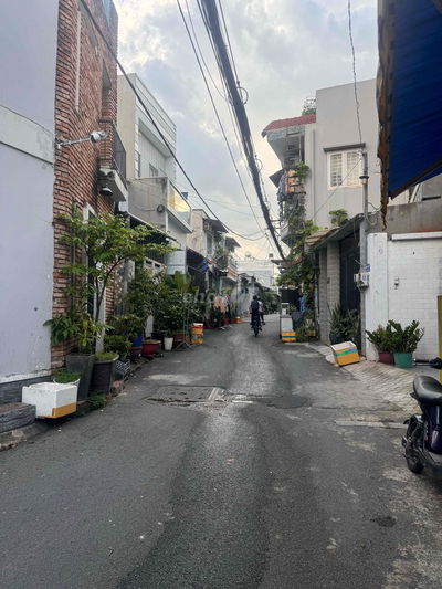 Nhà 60m2, hxh 6m thông Lê Văn Việt, nhỉnh 4 tỷ