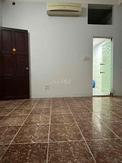 Phòng trọ máy lạnh diện tích 30m ngay Dương Quãng Hàm