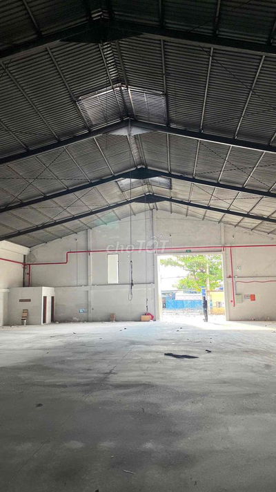 Cho thuê kho xưởng 400m2 - đường xe tải lớn - ngay KCN Tân Bình