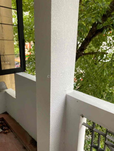 Phòng lầu một .24m2 nhà mặt tiền đường Hoàng Hoa Thám